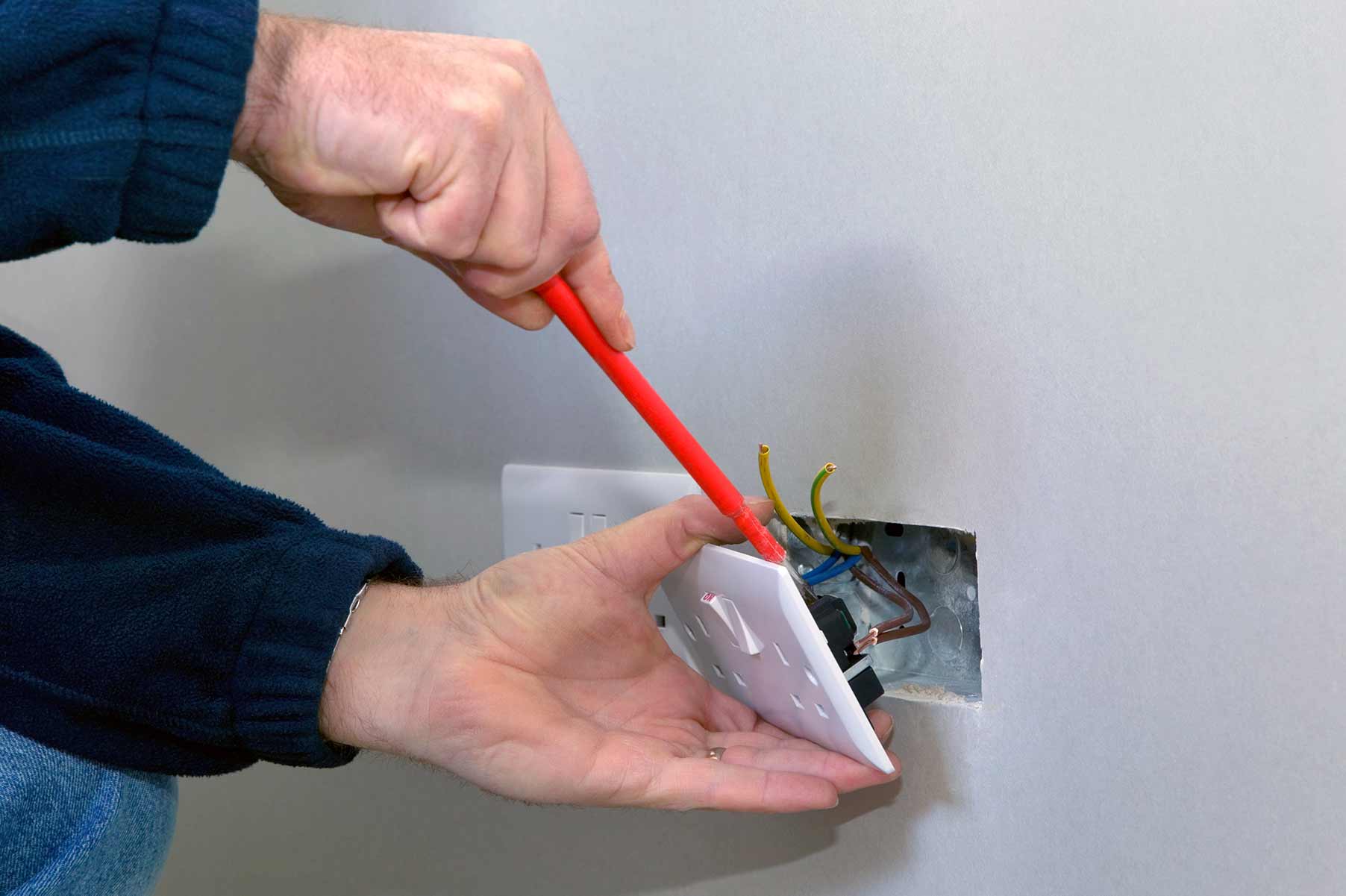 Our electricians can install plug sockets for domestic and commercial proeprties in Hockley and the local area. 